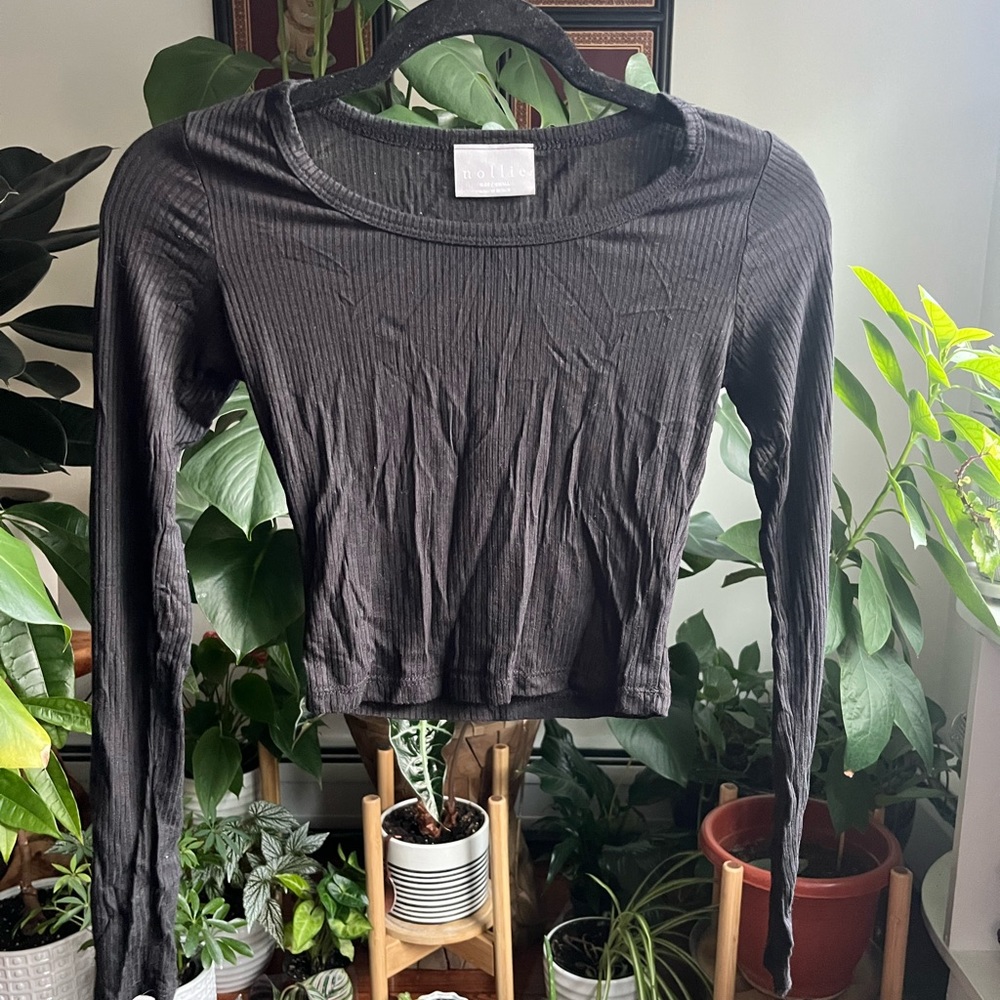 basic black crop top